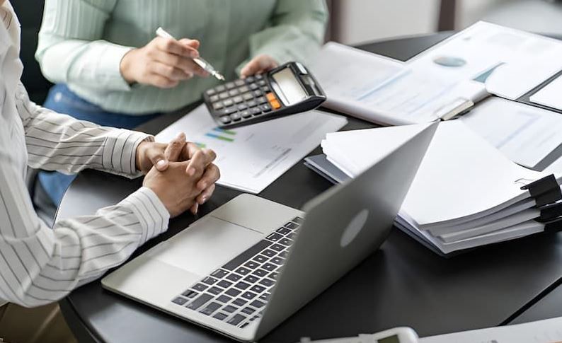 limited company accountants to save taxes